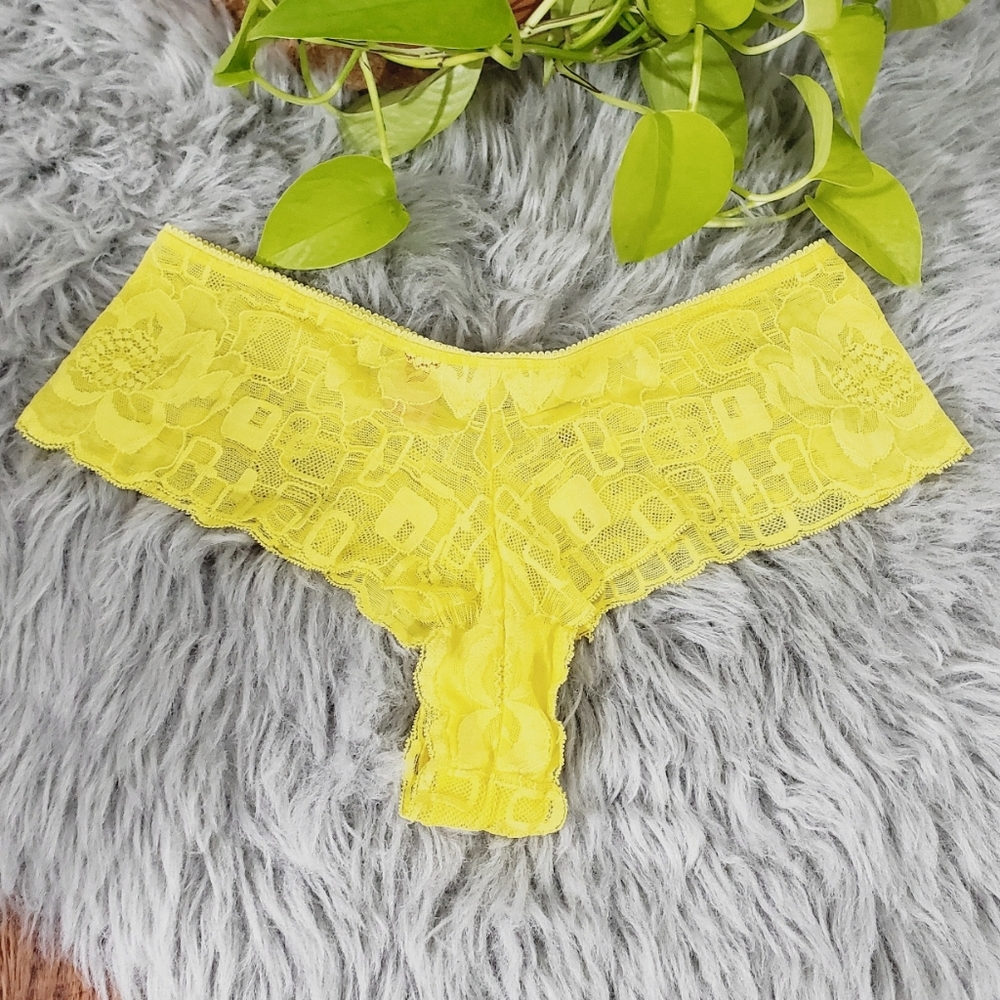 La Senza Candy -Yellow Lace Scalloped Cheeky Panty - Picture 2 of 8